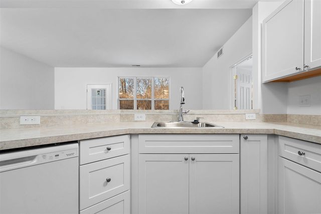 8117 Autumn Woods Trail, Ypsilanti, MI 48198