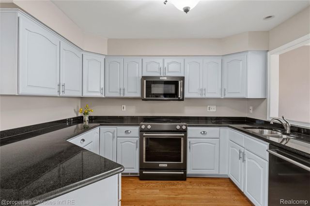 18314 Blue Heron Drive W 103, Northville Township, MI 48168