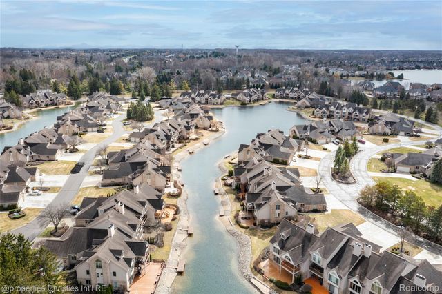 18314 Blue Heron Drive W 103, Northville Township, MI 48168