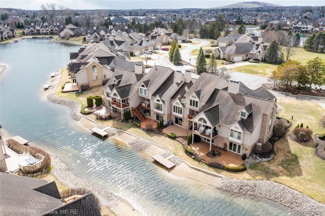 18314 Blue Heron Drive W 103, Northville Township, MI 48168