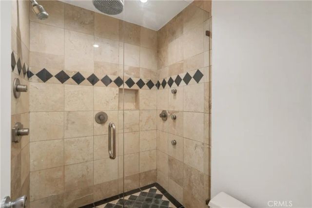 911 N Kings Road 319, West Hollywood, CA 90069