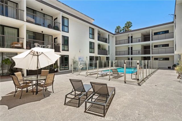 911 N Kings Road 319, West Hollywood, CA 90069