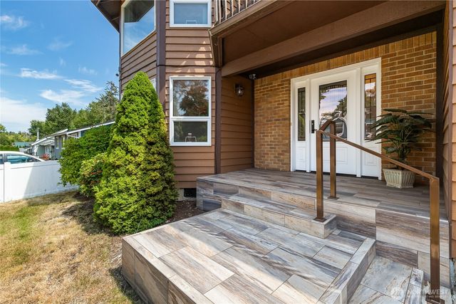 6994 Helweg Lane, Blaine, WA 98230