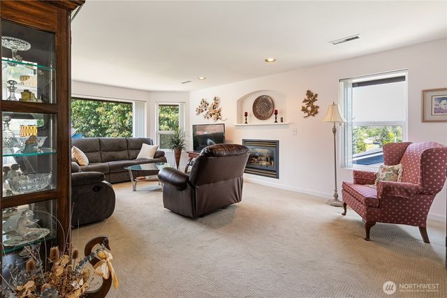 6994 Helweg Lane, Blaine, WA 98230