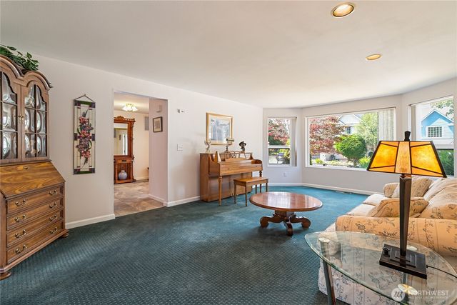 6994 Helweg Lane, Blaine, WA 98230