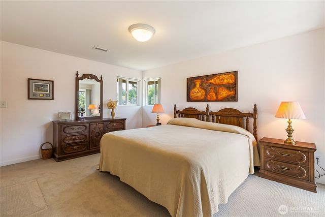 6994 Helweg Lane, Blaine, WA 98230