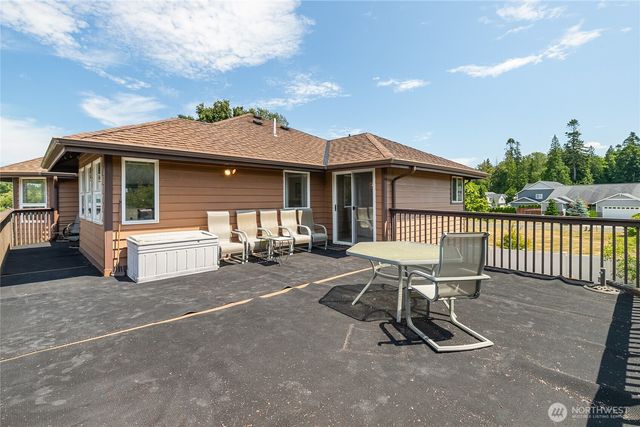 6994 Helweg Lane, Blaine, WA 98230