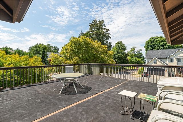 6994 Helweg Lane, Blaine, WA 98230
