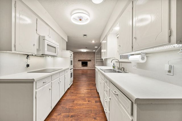 1600 Miller Court, Pantego, TX 76013