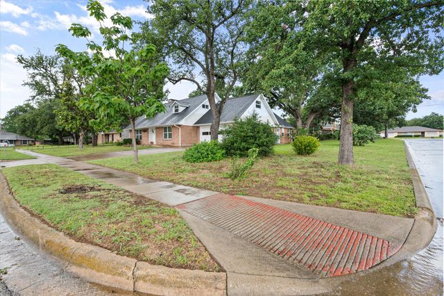 1600 Miller Court, Pantego, TX 76013