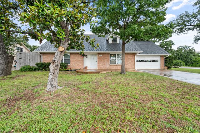 1600 Miller Court, Pantego, TX 76013