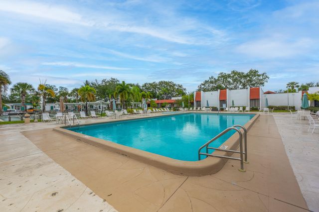 8 Santa Maria Court, Port St. Lucie, Port St Lucie, FL 34952