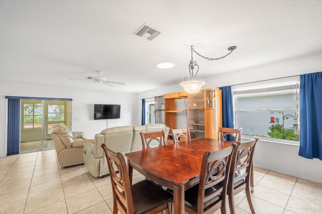 8 Santa Maria Court, Port St. Lucie, Port St Lucie, FL 34952