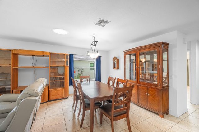 8 Santa Maria Court, Port St. Lucie, Port St Lucie, FL 34952