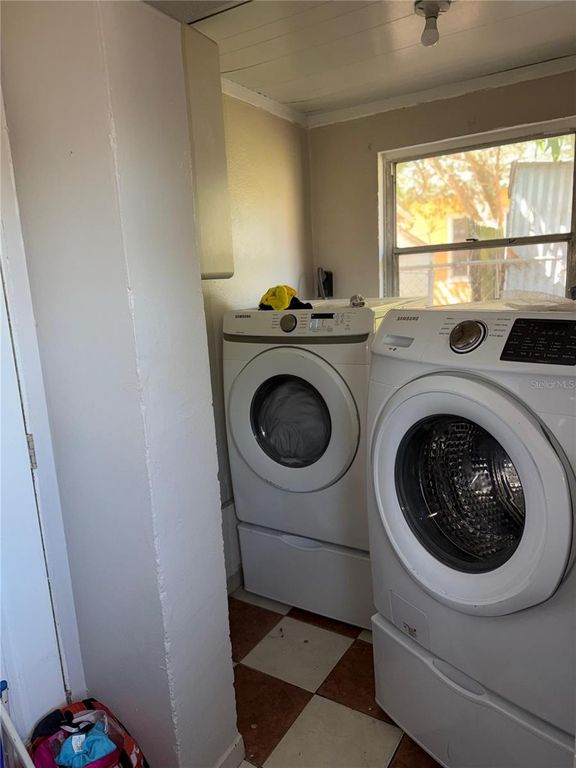 Image 16 of property listing at 1306 E 26TH AVENUE 1/2, Tampa, FL 33605