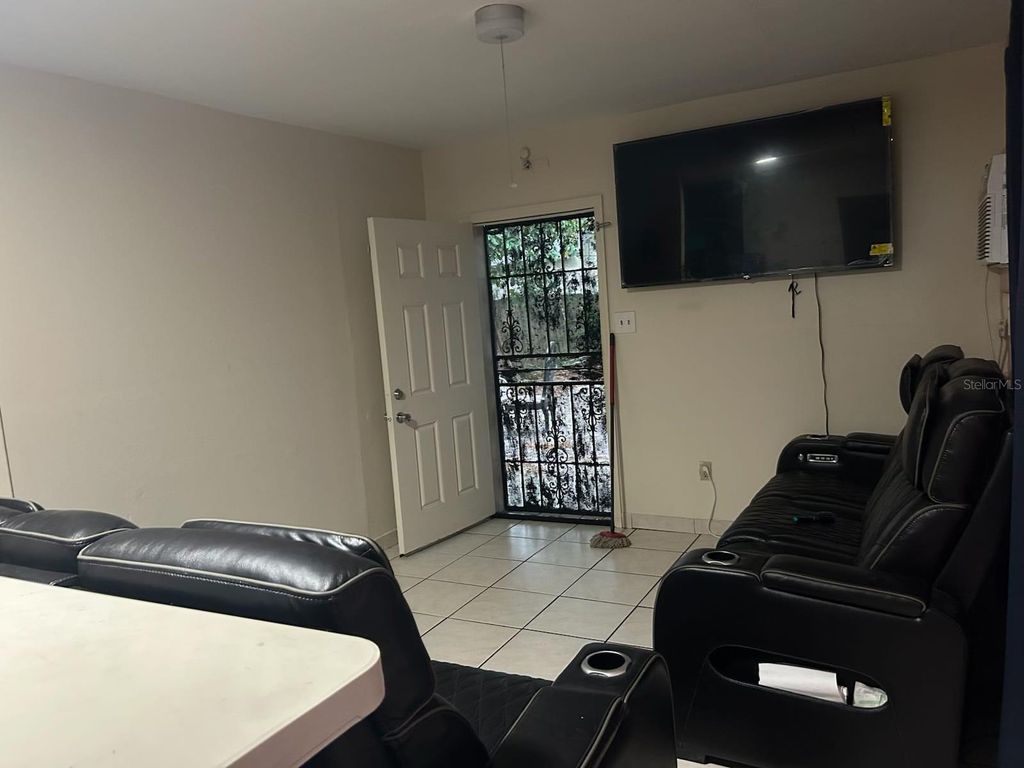Image 18 of property listing at 1306 E 26TH AVENUE 1/2, Tampa, FL 33605