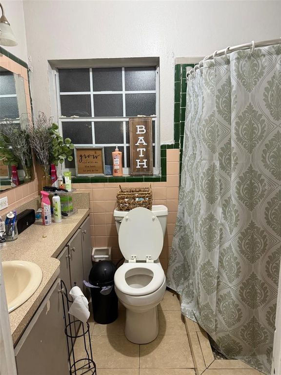 Image 5 of property listing at 1306 E 26TH AVENUE 1/2, Tampa, FL 33605