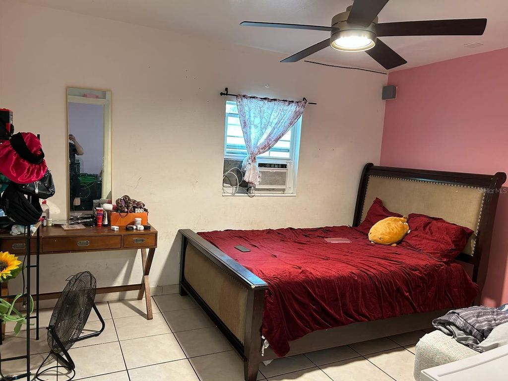 Image 7 of property listing at 1306 E 26TH AVENUE 1/2, Tampa, FL 33605