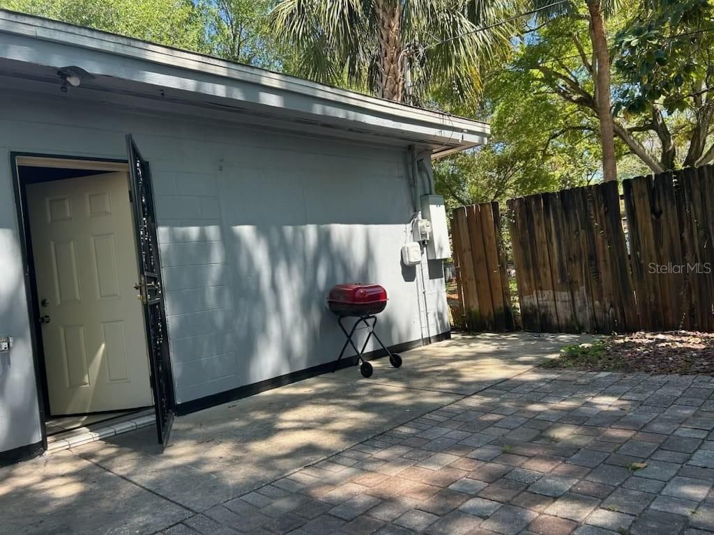 Image 8 of property listing at 1306 E 26TH AVENUE 1/2, Tampa, FL 33605