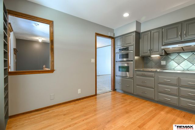 7207 Grand Oaks Drive, Lincoln, NE 68516