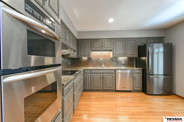 7207 Grand Oaks Drive, Lincoln, NE 68516