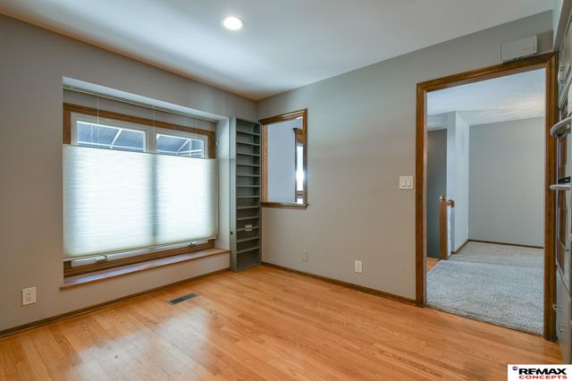 7207 Grand Oaks Drive, Lincoln, NE 68516