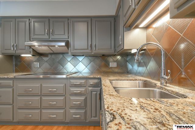 7207 Grand Oaks Drive, Lincoln, NE 68516