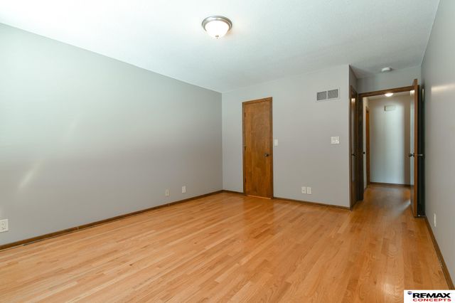 7207 Grand Oaks Drive, Lincoln, NE 68516