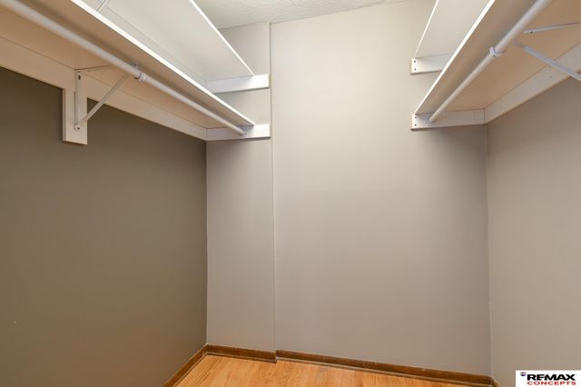 7207 Grand Oaks Drive, Lincoln, NE 68516