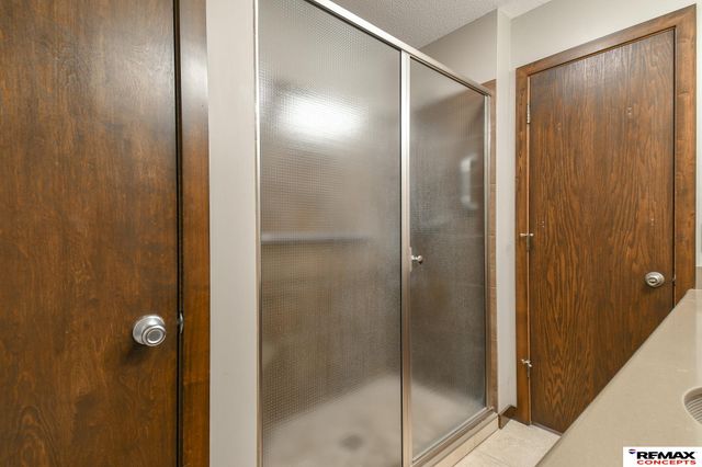 7207 Grand Oaks Drive, Lincoln, NE 68516