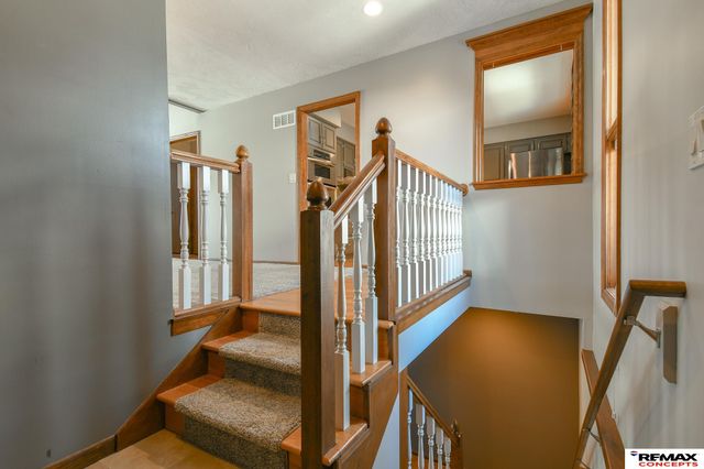 7207 Grand Oaks Drive, Lincoln, NE 68516