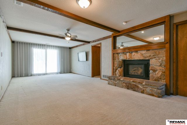 7207 Grand Oaks Drive, Lincoln, NE 68516