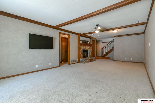 7207 Grand Oaks Drive, Lincoln, NE 68516