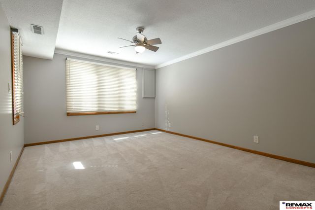 7207 Grand Oaks Drive, Lincoln, NE 68516