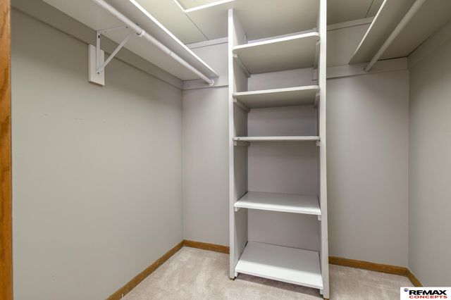 7207 Grand Oaks Drive, Lincoln, NE 68516