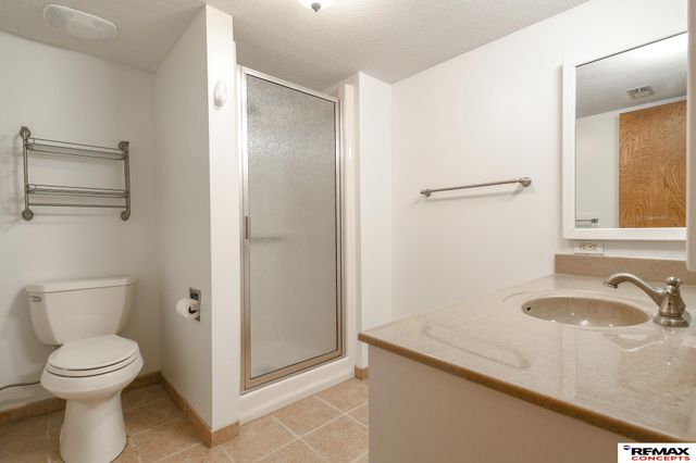 7207 Grand Oaks Drive, Lincoln, NE 68516