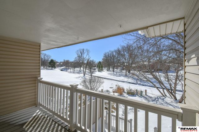 7207 Grand Oaks Drive, Lincoln, NE 68516