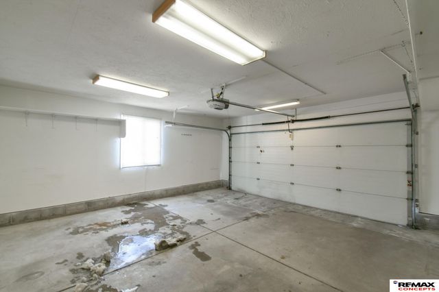 7207 Grand Oaks Drive, Lincoln, NE 68516