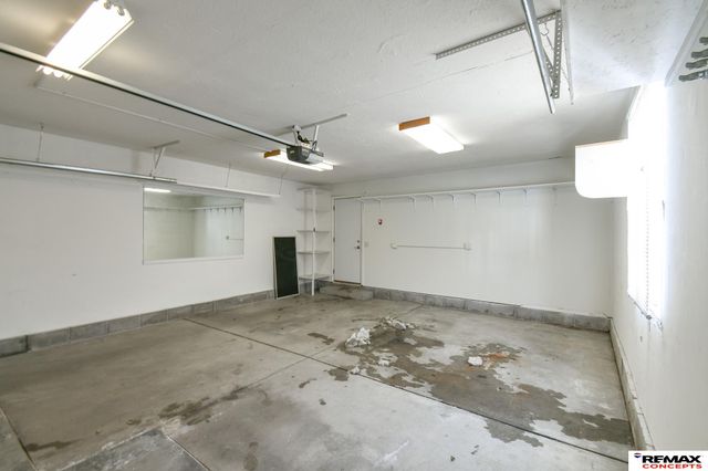 7207 Grand Oaks Drive, Lincoln, NE 68516