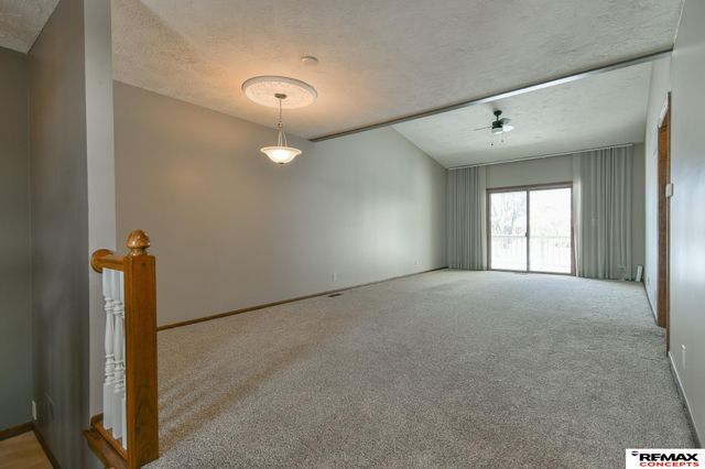 7207 Grand Oaks Drive, Lincoln, NE 68516