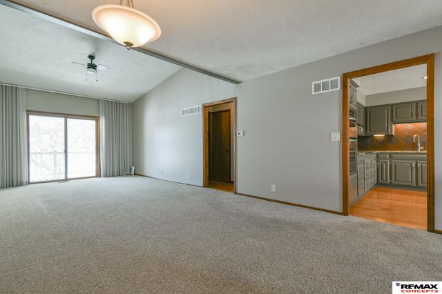 7207 Grand Oaks Drive, Lincoln, NE 68516