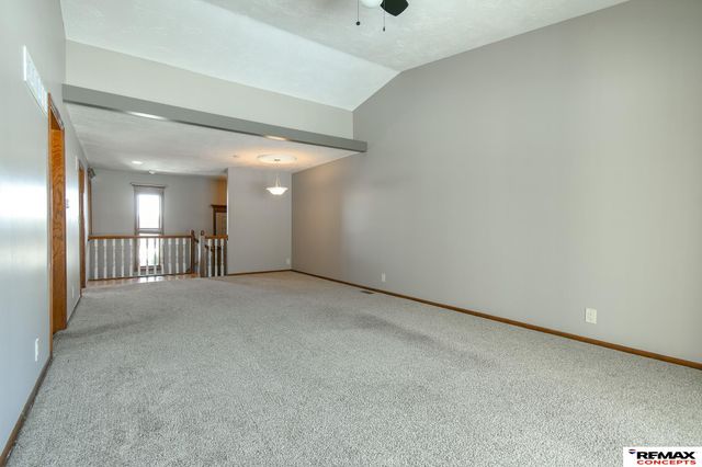 7207 Grand Oaks Drive, Lincoln, NE 68516