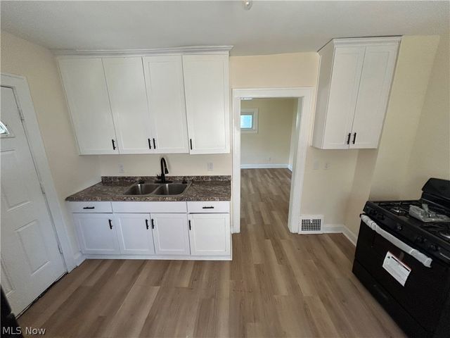 13625 Cranwood Drive, Garfield Heights, OH 44105
