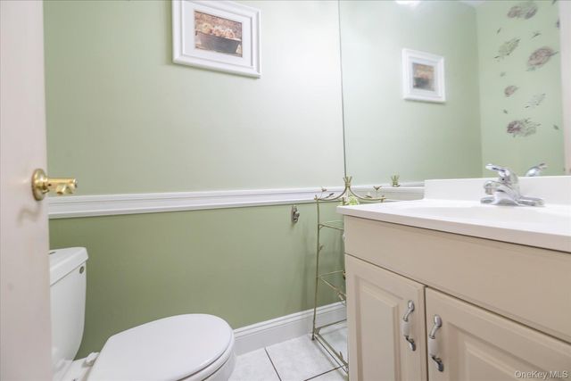 100 Daly Boulevard 2715, Oceanside, NY 11572