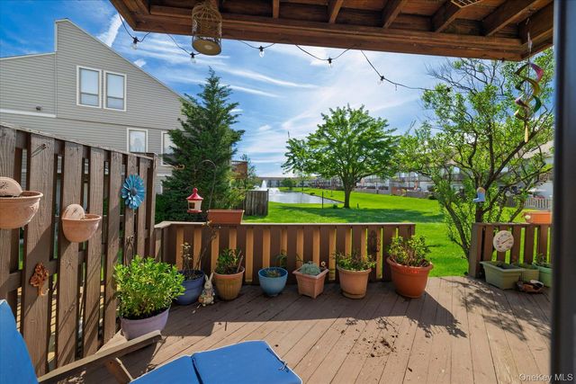 100 Daly Boulevard 2715, Oceanside, NY 11572