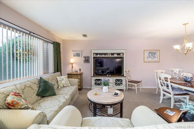 100 Daly Boulevard 2715, Oceanside, NY 11572