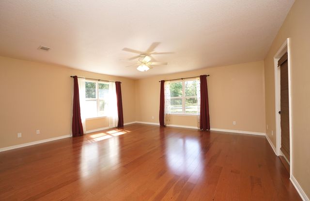1116 Country Living Road, Baker, FL 32531