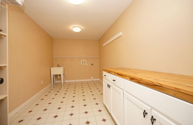 1116 Country Living Road, Baker, FL 32531