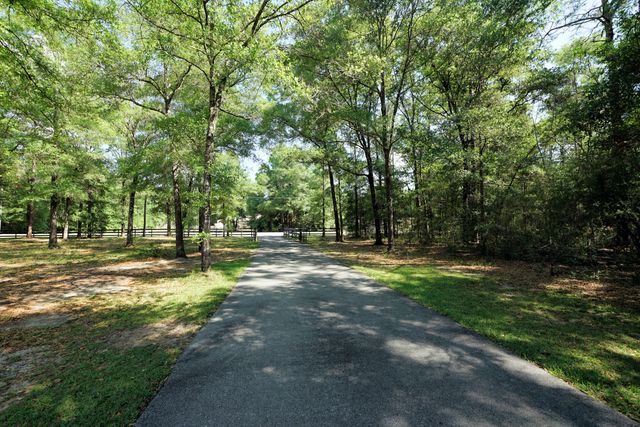 1116 Country Living Road, Baker, FL 32531