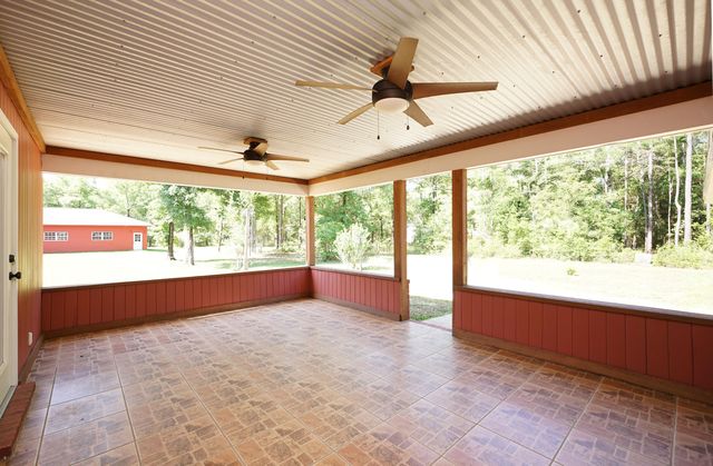 1116 Country Living Road, Baker, FL 32531